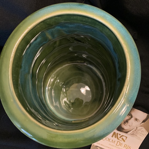 Colm De Rís Irish Pottery Green Ceramic Vase - Picture 3 of 9